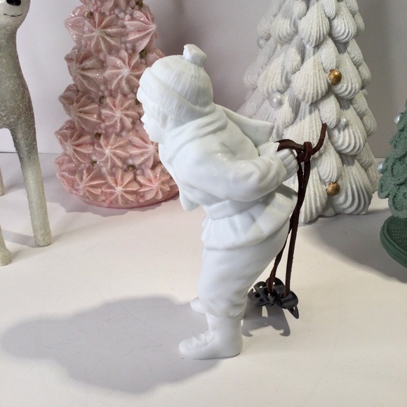Dept 56 Winter Silhouette Skating Child White Porcelain With Pewter Skat… - Picture 6 of 9
